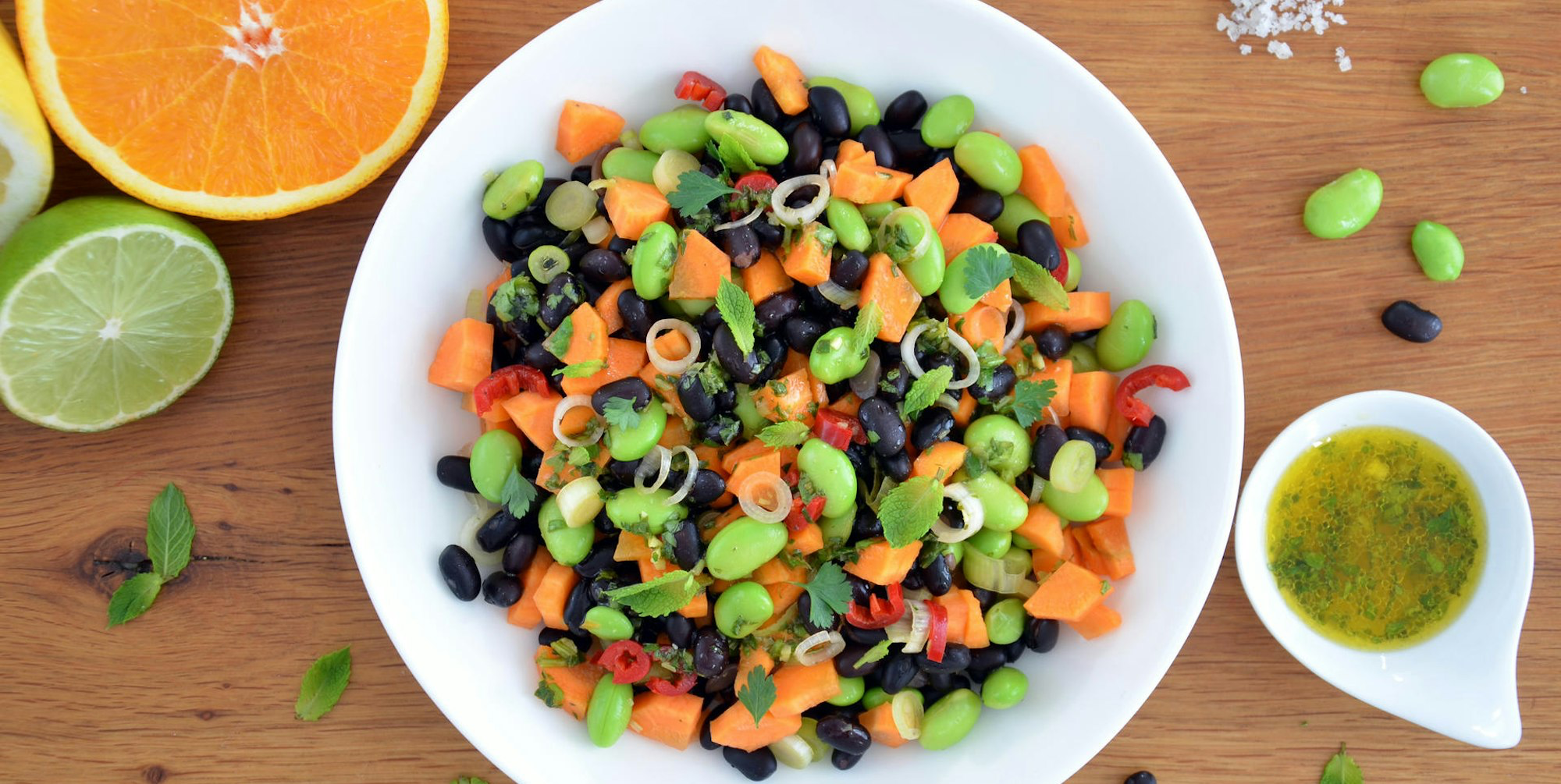 Exotische mix Salat - Gurken, Ananas, FrühlingsZwibel Salat